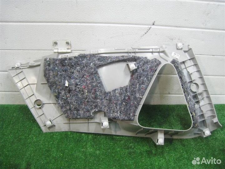 Обшивка левой стойки Toyota Verso R2 2015