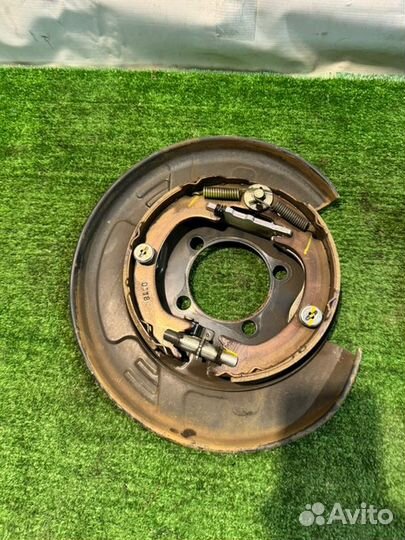 Колодки тормозные (3) задние Lexus Rx450H GYL10