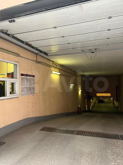 Машиноместо, 16 м²