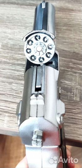 Игрушечный пистолет металлический