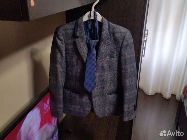 Пиджак детский размер 28 (122-128)