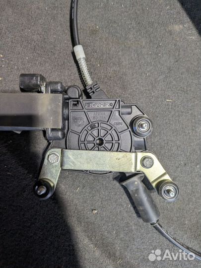 Стеклоподьемник правый Fiat Albea