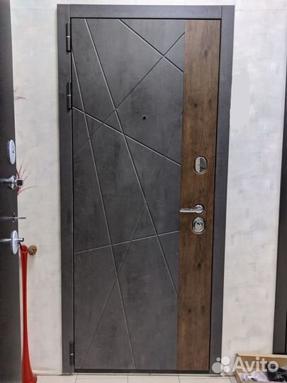 Дверь входная 