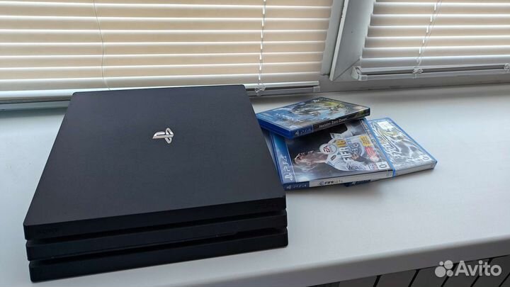 Sony playstation 4 PRO 1Tb