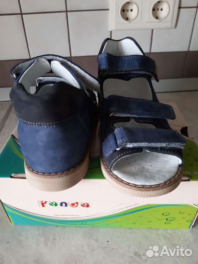 Сандали новые