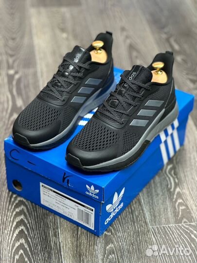 Кроссовки Adidas Questar RG