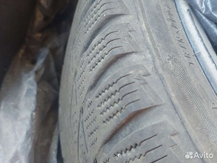 Triangle Snowlink TWT02 235/40 R18