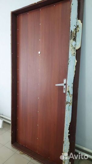 Дверь входная металлическая бу