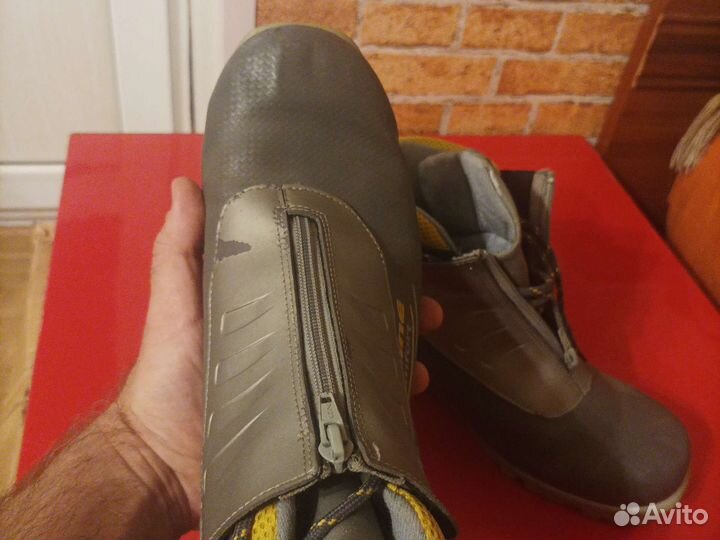 Ботинки мужские лыжные NNN