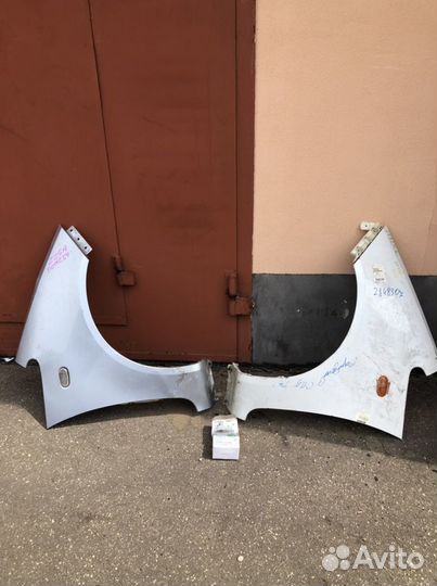 Крыло переднее левое Mitsubishi colt