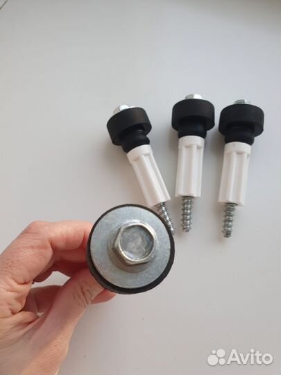 Транспортировочные болты для стиральной машины