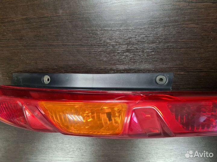 Фонарь задний правый Nissan Xtrail t31 дорестаил