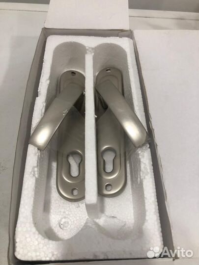 Замок дверной