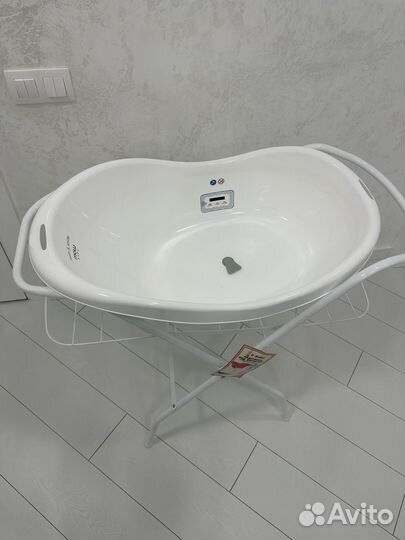 Детская ванночка и подставка под ванночку