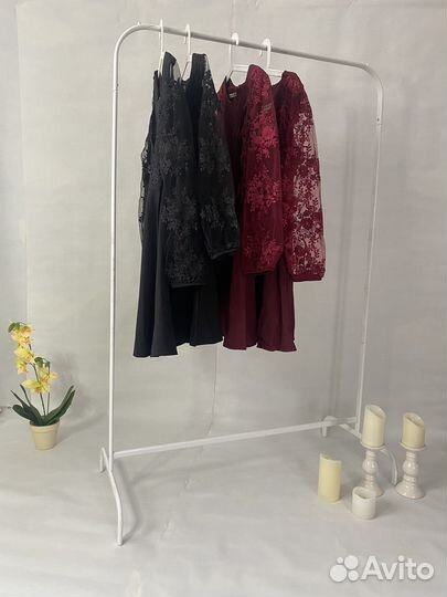 Платье женское с кружевами