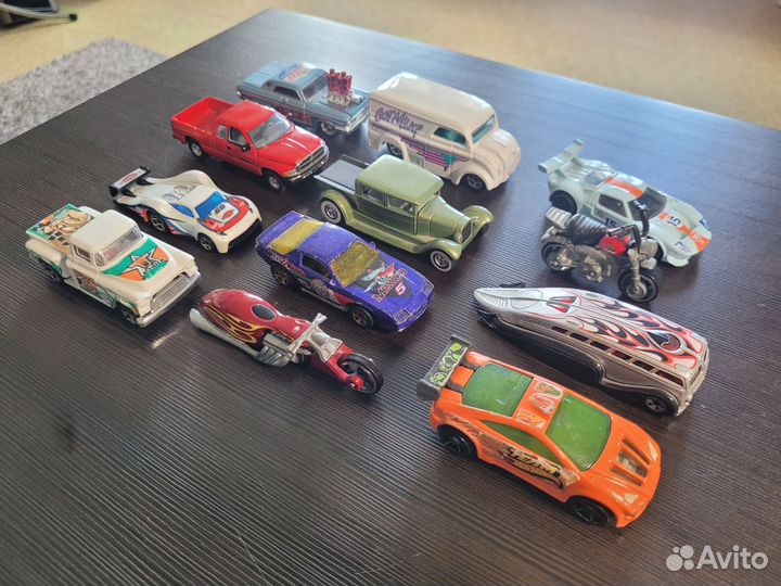 Hot wheels машинки