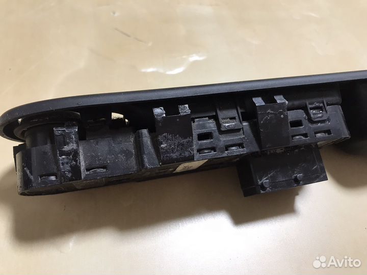 Блок управления стеклоподъемниками Peugeot 207