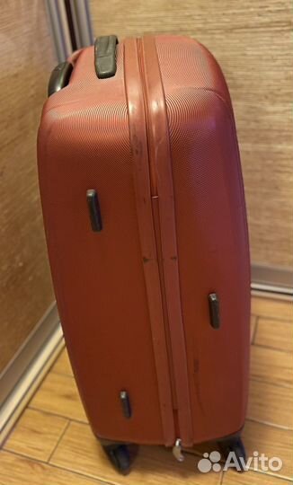 Чемодан samsonite (багаж) на четырёх колесах