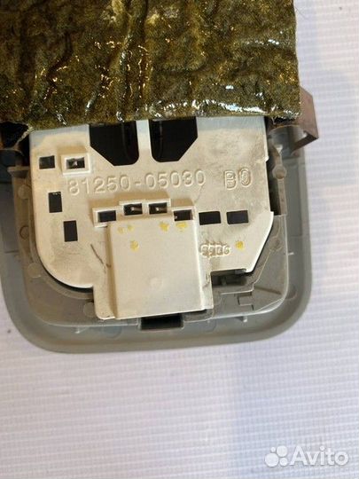 Плафон внутреннего освещения задний Toyota Avensis