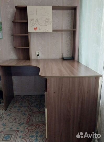 Компьютерный стол