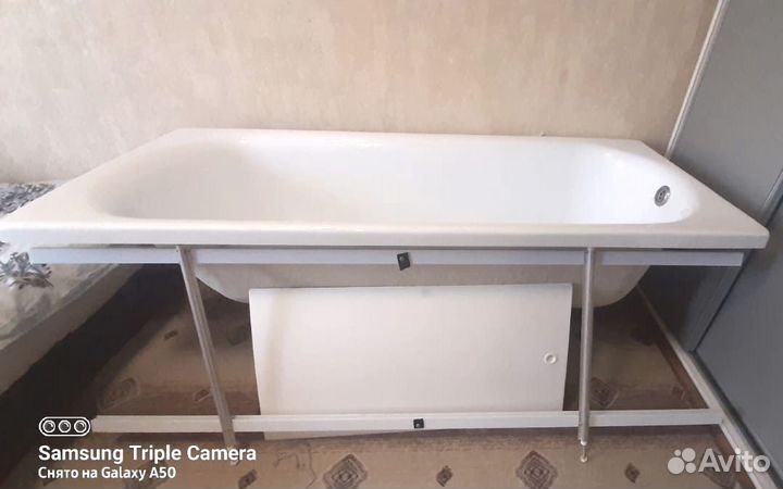 Акриловая ванна 170 с экраном, из новостройки