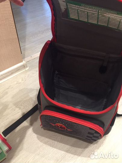 Ранец для мальчика плюс пенал плюс рубашка белая в