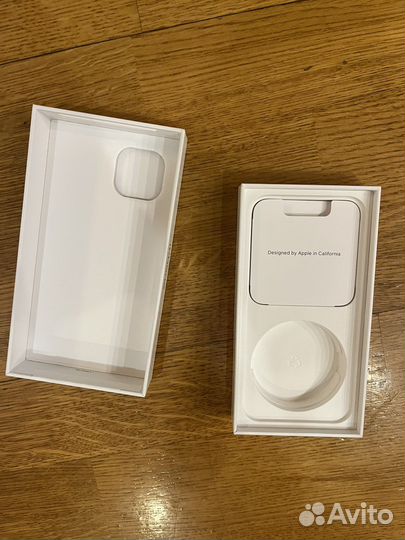 Коробка от iPhone 14