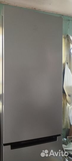 Холодильник indesit