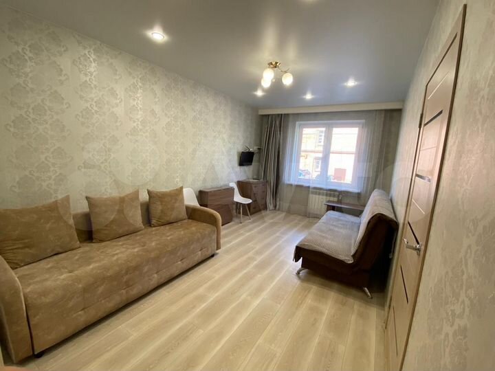 2-к. квартира, 53 м², 1/16 эт.