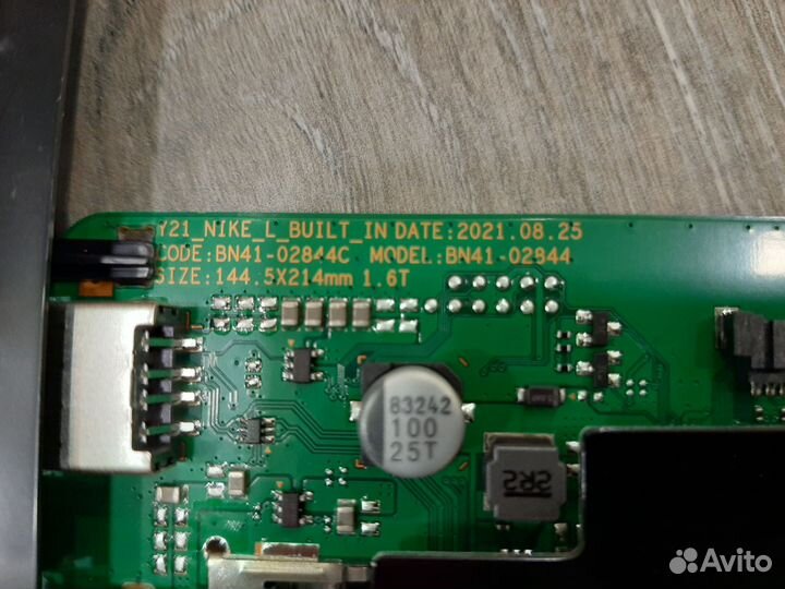Разбор UE50AU8000U