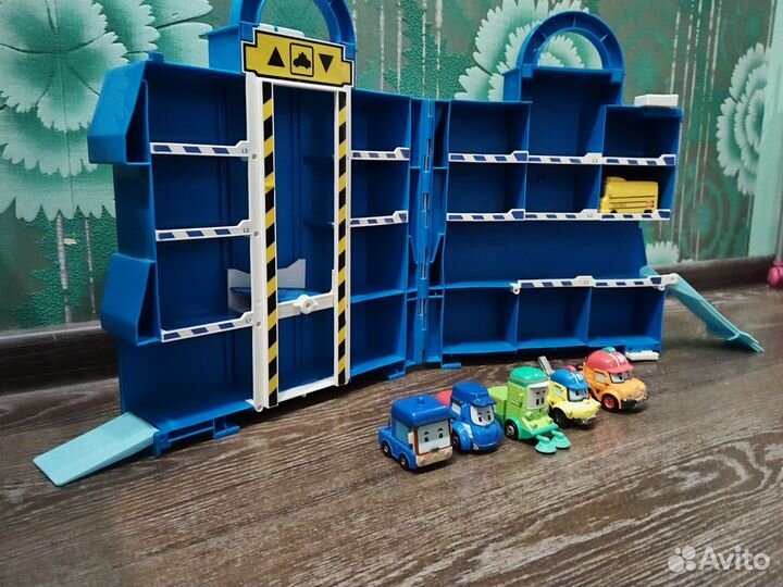 Парковка для машинок Робокар Поли + 5 машинок