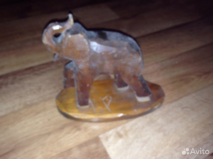 Статуэтка слон