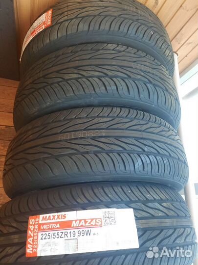 Maxxis Victra SUV M+S 225/55 R19