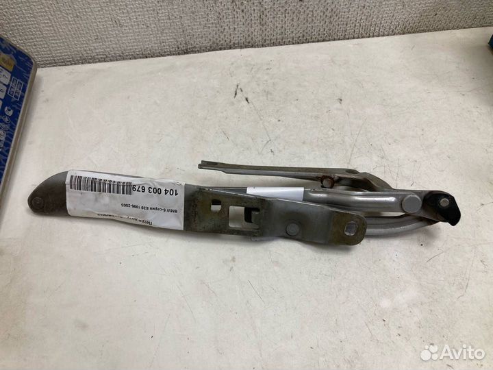 Петля крышки багажника правая BMW E39