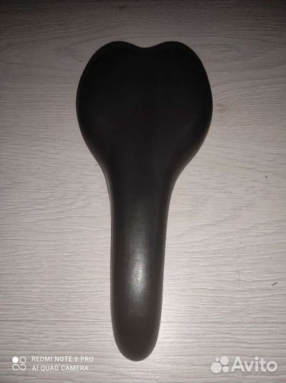 Велосипедное кожаное седло