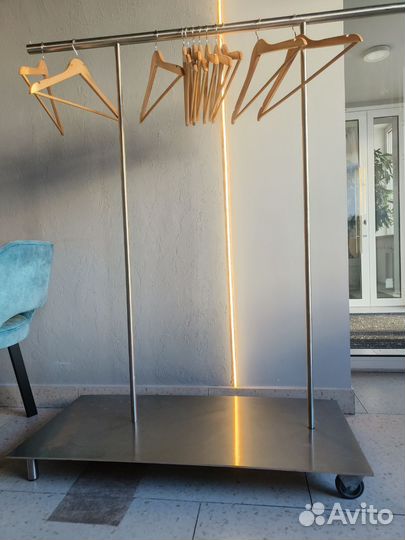 Полка напольная для верхней одежды