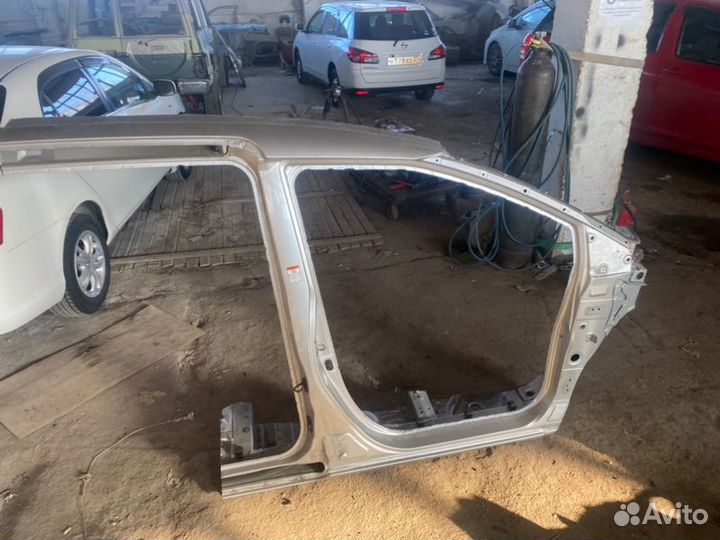 Стойка кузова (2) правая Toyota Sienta NHP170 2015