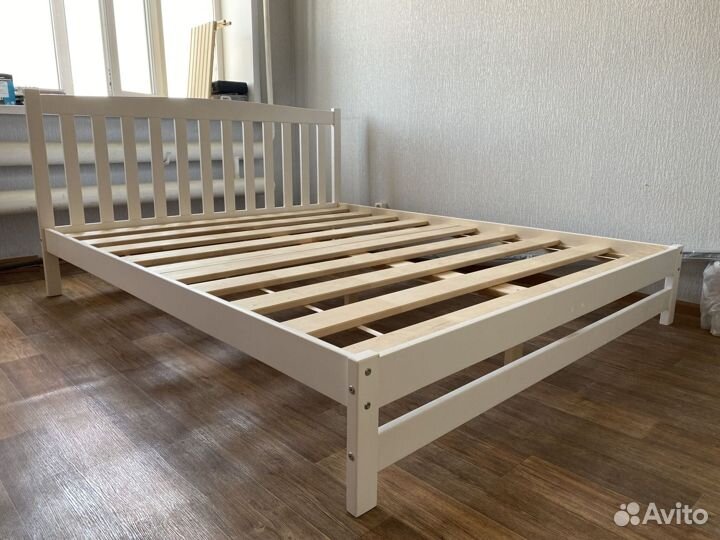 Двуспальная кровать для семьи