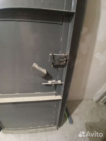 Дверь входная металлическая