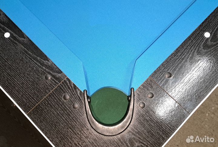 Бильярдный стол