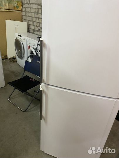 Холодильник Hotpoint Ariston (2.камеры) 2 m