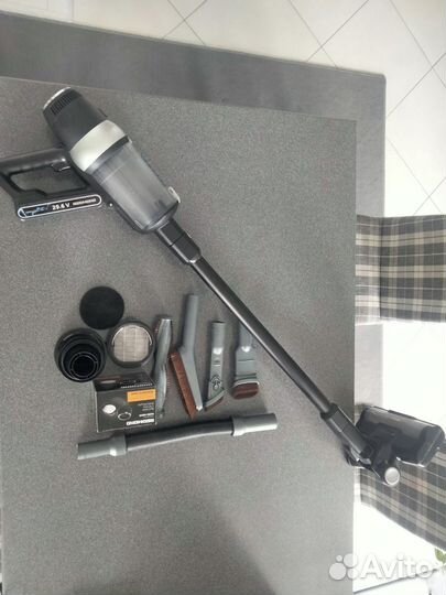 Пылесос беспроводной Redmond UR375