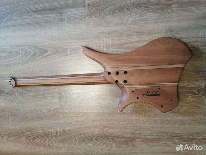 Headless гитара