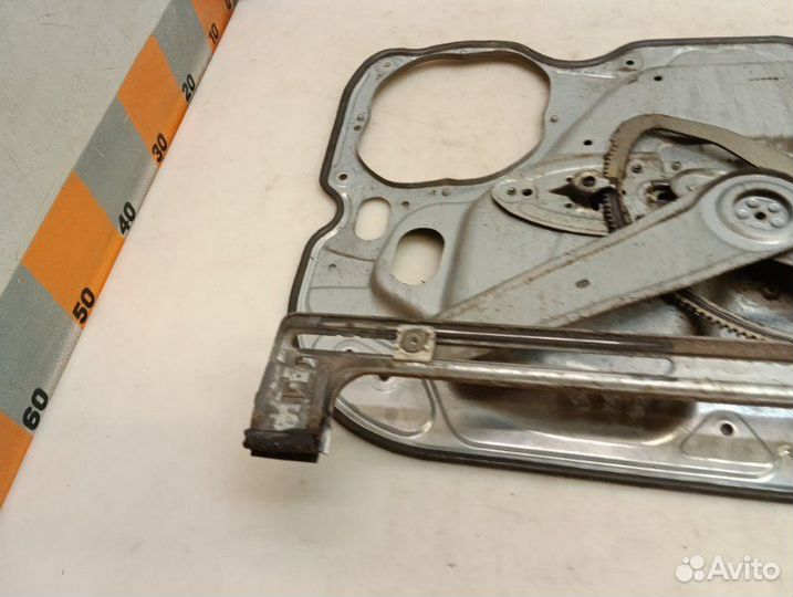 Стеклоподъемник передний правый Ford Focus 2 2.0