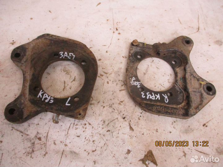 Кронштейн суппорта заднего Шевроле Круз