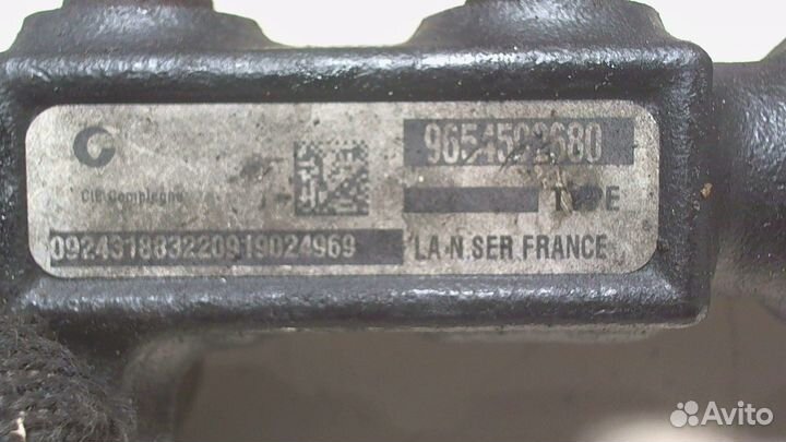 Рампа топливная Volvo S40 2004, 2009