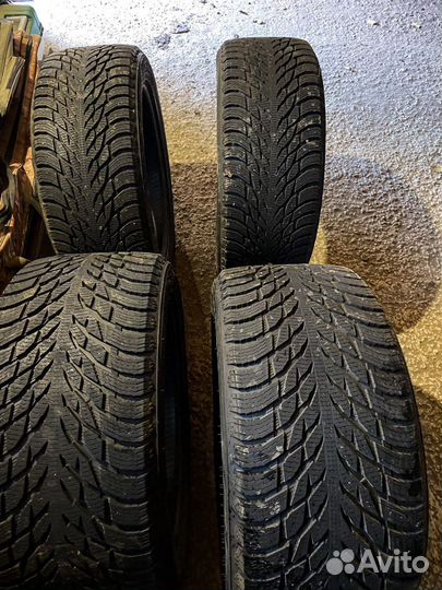 Nokian Tyres Hakkapeliitta R3 SUV 275/45 R21 и 315/40 R21