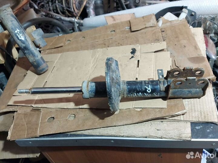 Амортизатор передний для Toyota Carina E