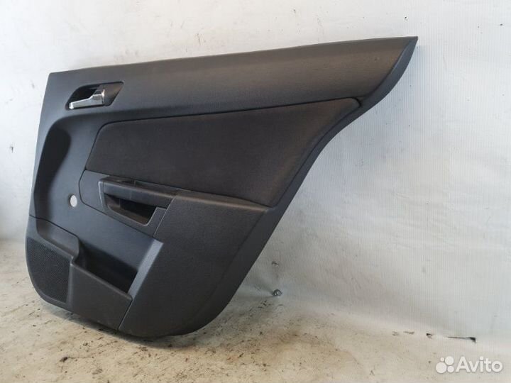 Дверная карта задняя правая Opel Astra H Z16XER