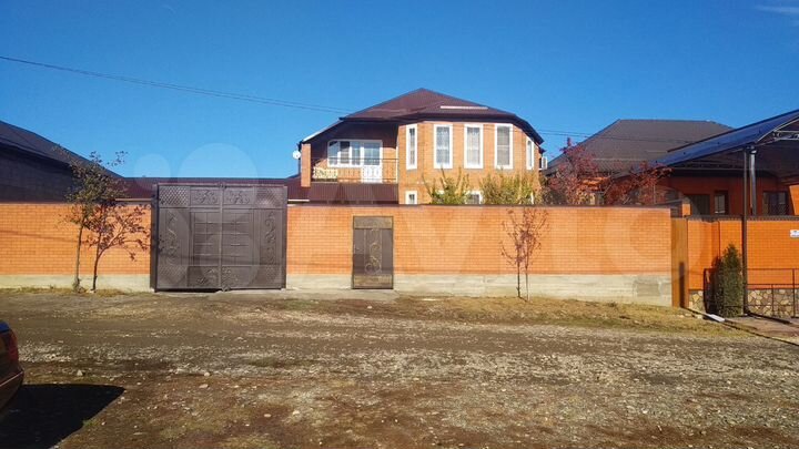 Дом 200 м² на участке 6 сот.